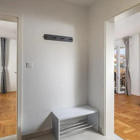 Ana Walk To With Balcony - Happy Appartamento Medolino