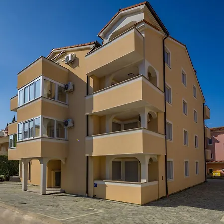 Apartmán Ana Walk To With Balcony - Happy