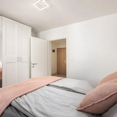 Apartament Ana Walk To With Balcony - Happy *