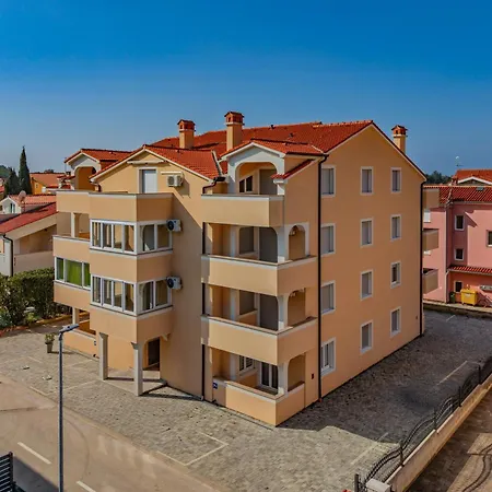 Ana Walk To With Balcony - Happy Apartament